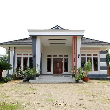 Oyo 739 Guest House Si Kancil Bengkulu Buitenkant foto